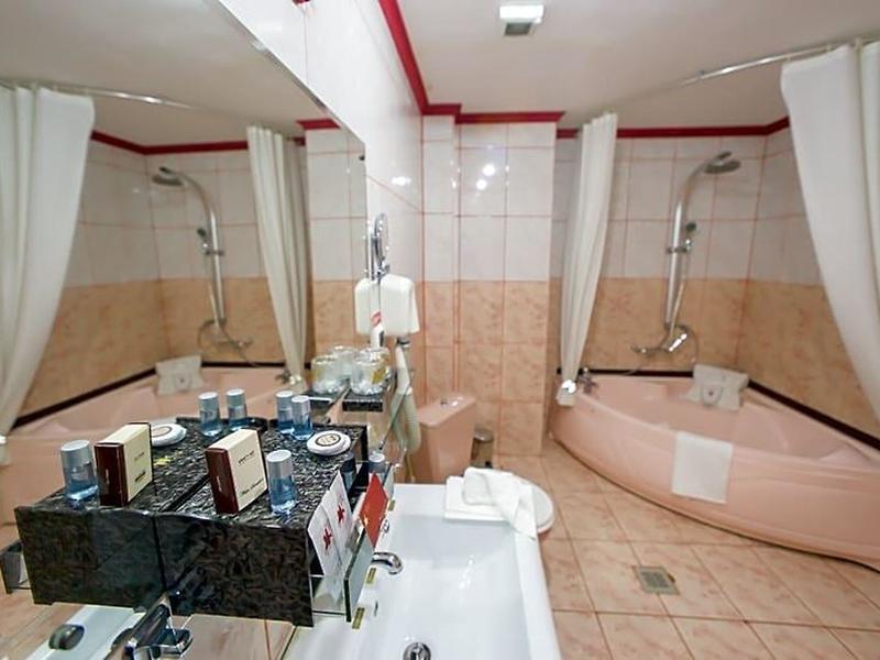 Bucharest Comfort Suites Hotel