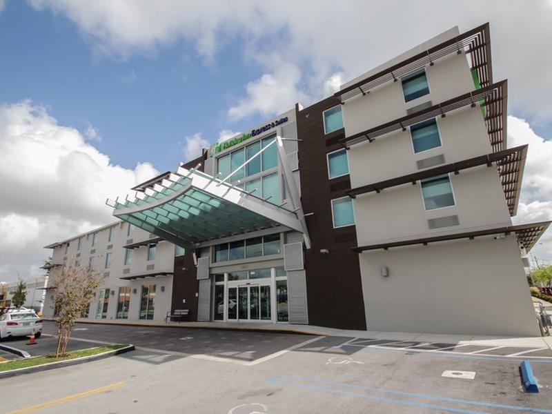 Holiday Inn Express & Suites Miami Airport East by IHG