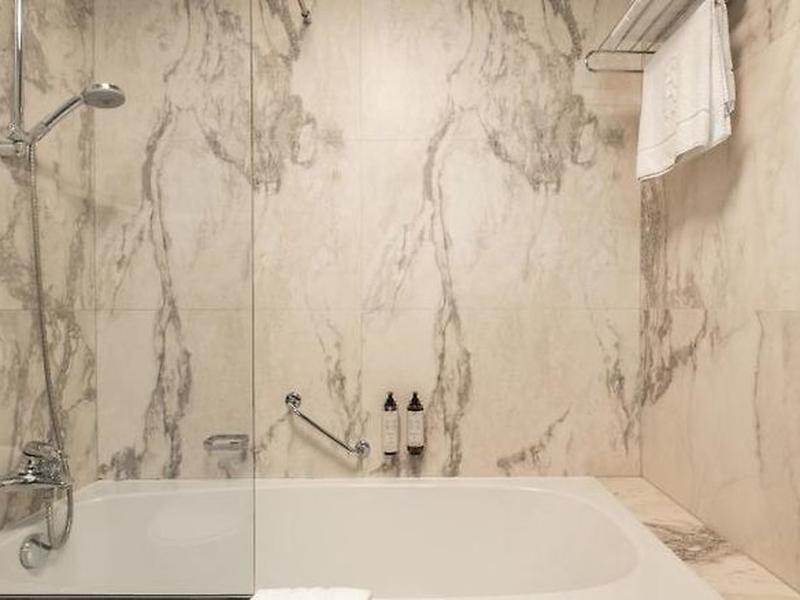 Hyllit Hotel