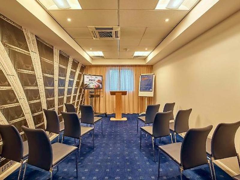 Holiday Inn Express Stratford