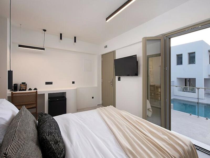 Mazee New Age Hotel