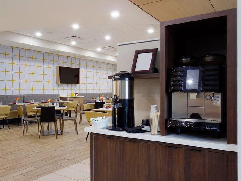 Holiday Inn & Suites Phoenix Airport by IHG