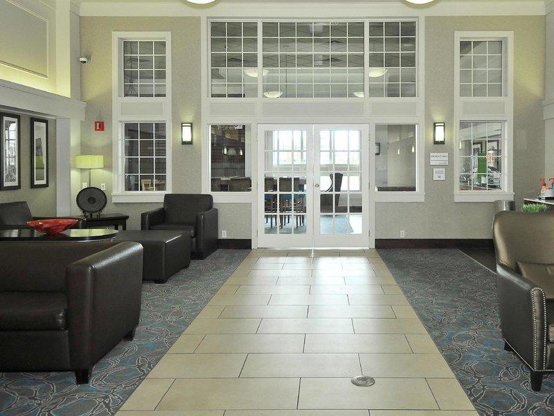 Hampton Inn & Suites by Hilton Calgary-Airport