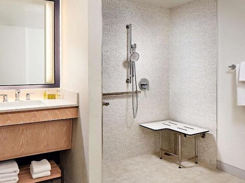 Hotel MdR Marina del Rey - a DoubleTree by Hilton