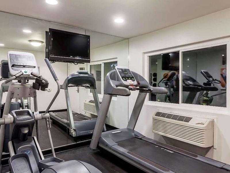 Days Inn by Wyndham San Diego Hotel Circle