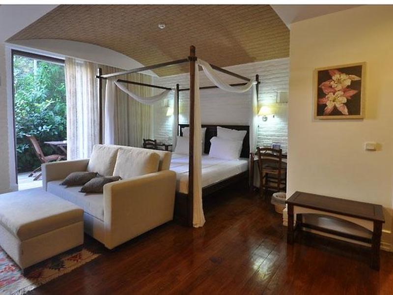El Vino Hotel & Suites