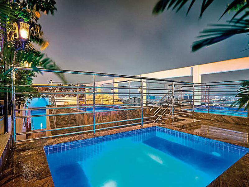 Windsor Plaza Hotel