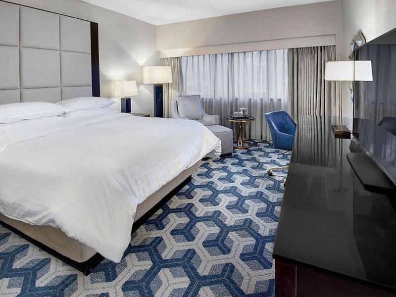 Sheraton Eatontown Hotel