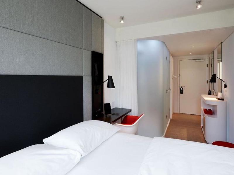 citizenM Los Angeles Downtown