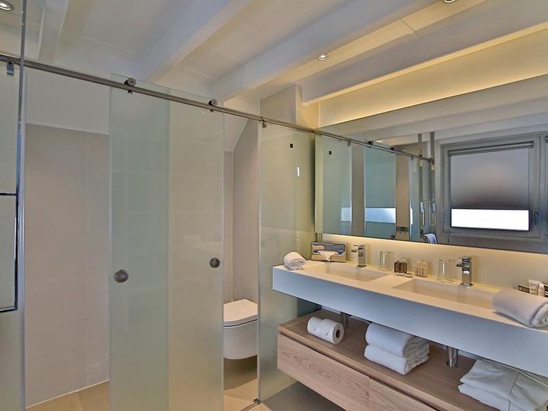 Mahogany Hotel Residence & Spa