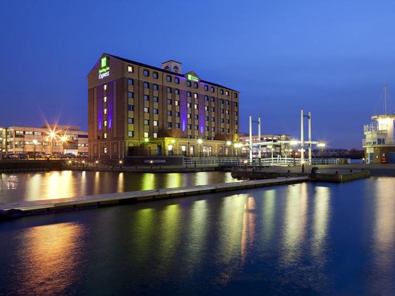 Holiday Inn Express Manchester - Salford Quays by IHG