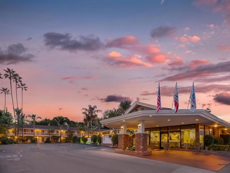 Best Western PLUS Carriage Inn