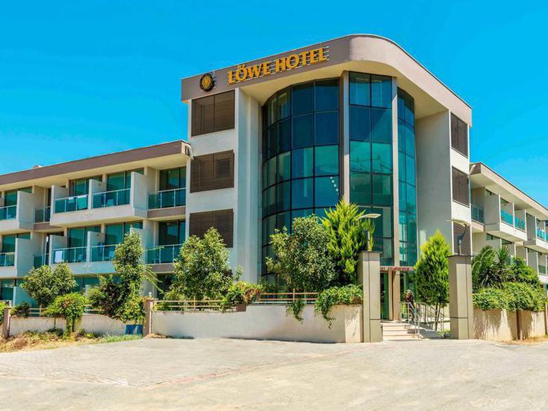 Lowe Hotel