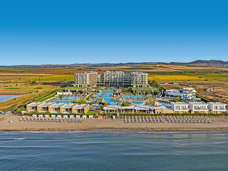 Wave Beach Villas