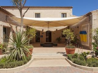 Centro Vacanze Isuledda - Camping Village (tr)