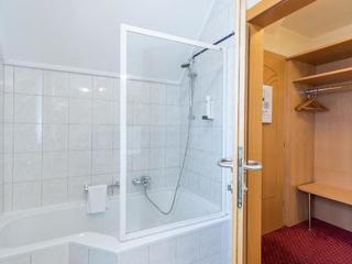 Hotel & Gasthof Hölle (tr)