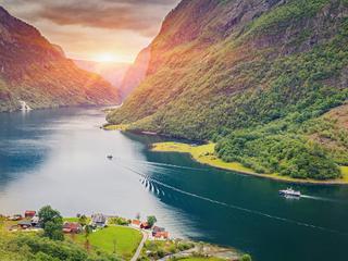 Mit Postschiff und Bahn durch Norwegen (tr)