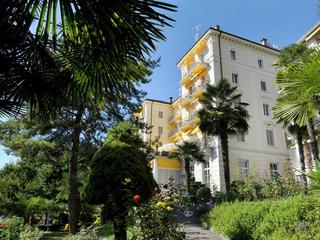 Bahn-Wandern GoldenPass Line, Golf-Hotel Rene Capt,Bahn-Wandern GoldenPass Line 4-Sterne Hotel (tr)