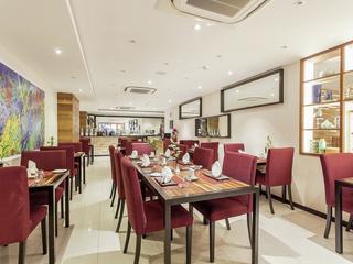 The Somerset Hotel (tr)