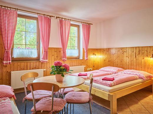 U výcarského dvora I / 3 pax