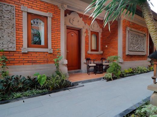 Adi Dharma Hotel Legian