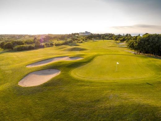 Petram Resort&Residences