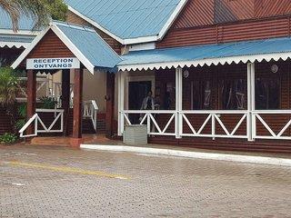 Oceans Hotel & Self Catering (tt)