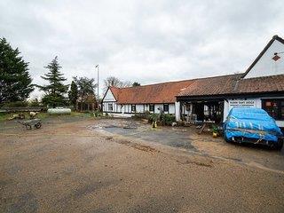 Tudor Oaks Lodge (tt)