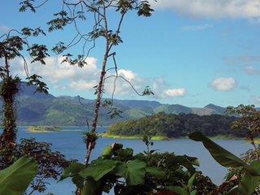 Abenteuer zwischen Vulkan und Regenwald