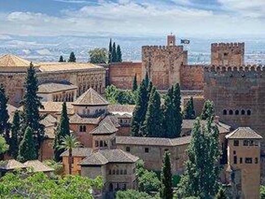 Zug-Rundreise Andalusien: Kunst, Kultur und maurische Monumente - 4 Sterne