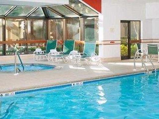 Courtyard by Marriott Newark Liberty International Airport