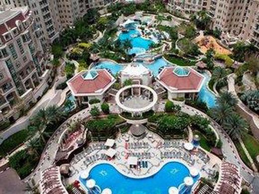 Swissotel Al Murooj Dubai