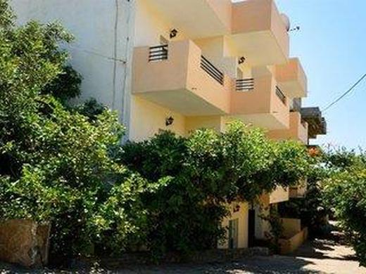 Argyro Apartments & Studios