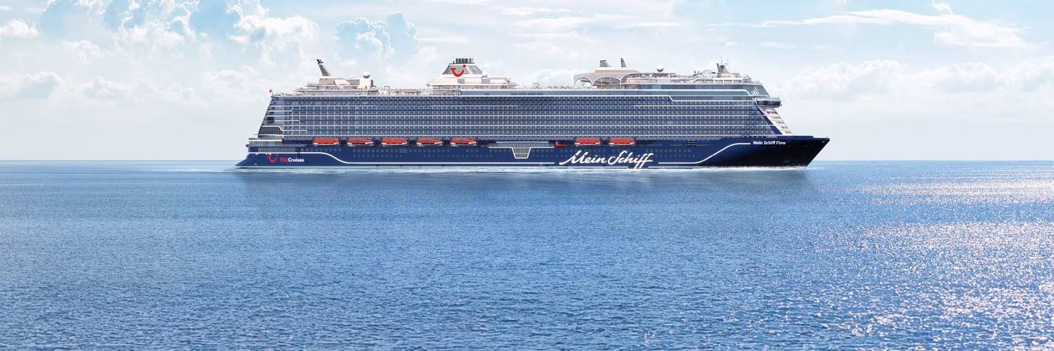 Mein Schiff Flow Kreuzfahrtschiff im Meer