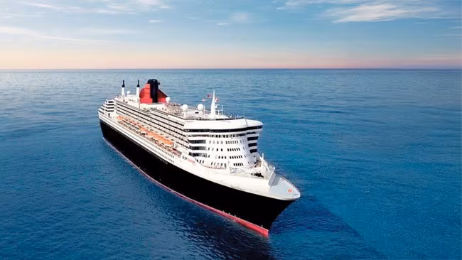 Queen Marry Kreuzfahrtschiff im Meer, Cunard Line Reederei