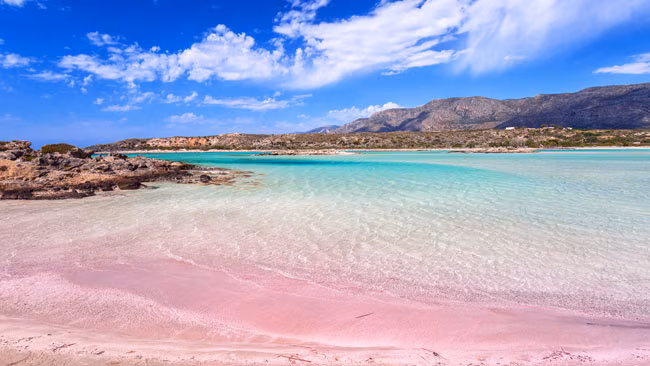 Elafonissi Strand mit rosa Sand auf Kreta, Griechenland