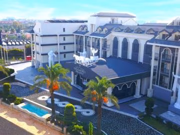 Dream World Palace