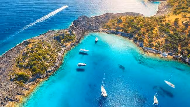 Türkei, Bucht mit Schiffen