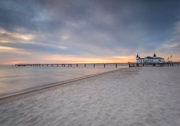 Seebrücke am Strand von Ahlbeck Usedom Ahlbeck Seebrücke Strand