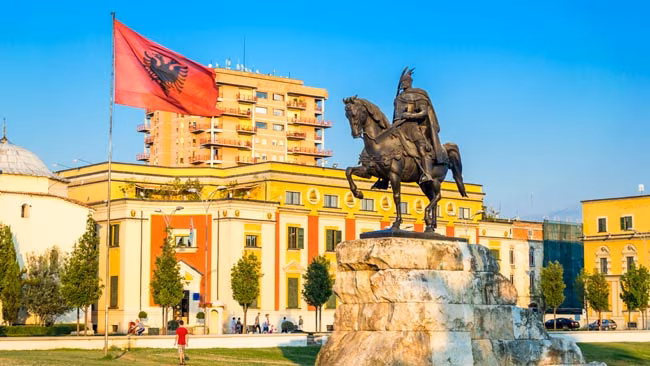 Albanien, Denkmal des Nationalhelden Georg Kastrioti Skanderbeg auf dem Skanderbeg-Platz von Tirana