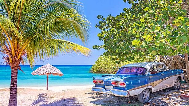 Kuba Urlaub Oldtimer Strand