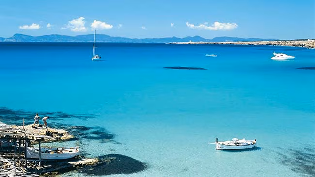 Spanien Balearen, Formentera, Bucht mit Booten