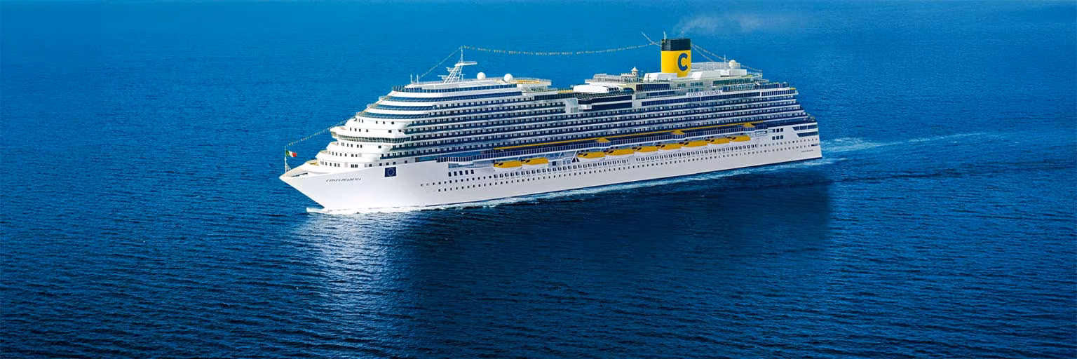 Kreuzfahrtschiff Costa Diadema im Meer