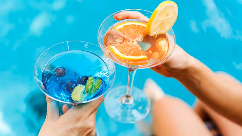 All Inclusive Kocktails am Pool