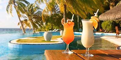 All Inclusive Cocktails am Pool