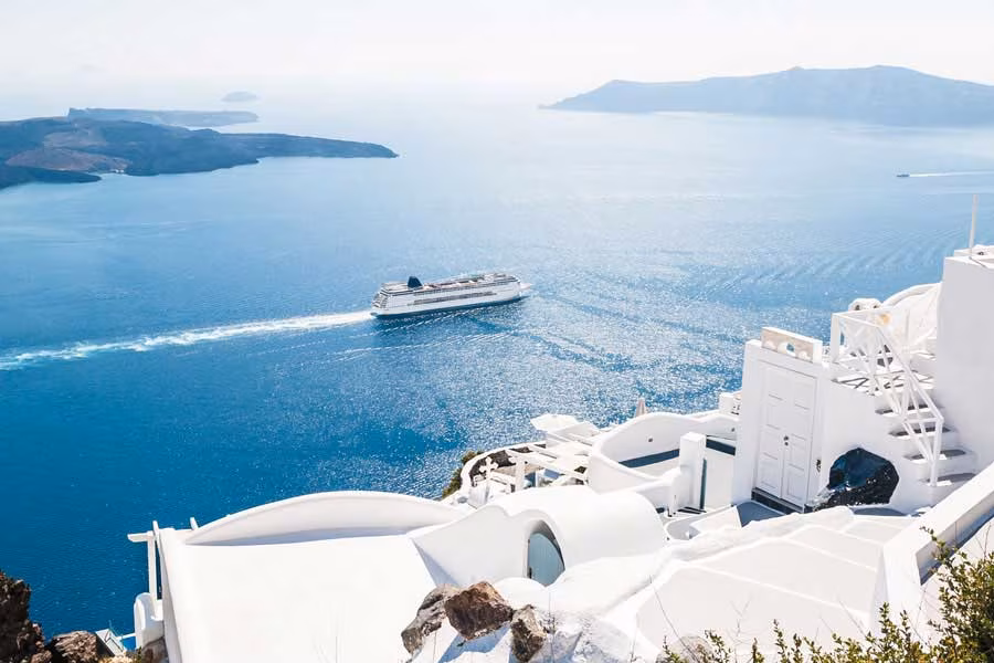 Kreuzfahrtschiff Santorin