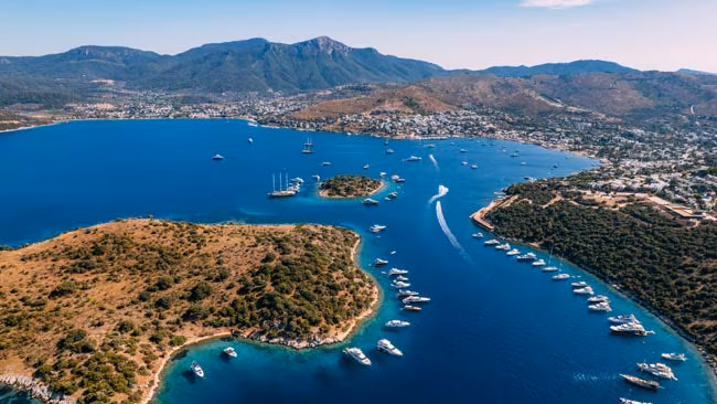 Türkei - Türkische Ägäis, Türkbükü Bucht in Bodrum mit Booten
