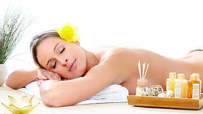 wellness frau entspannung