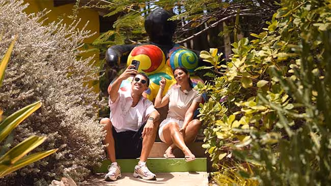 Happy Holidays - Die Urlaubsserie, Staffel 5, Folge 4, Kunst & Skulpturen