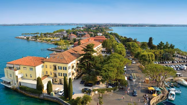 Italien - Gardasee, Blick auf Halbinsel Sirmione